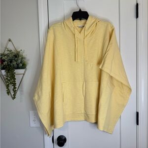 Orvis Butter Yellow Poncho Style Short Sleeve Sweatshirt